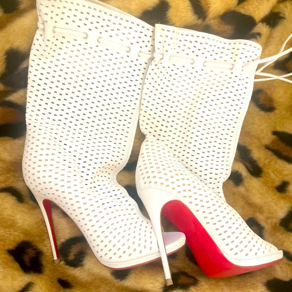 Living on the islands  pretty much made it impossible to wear heels